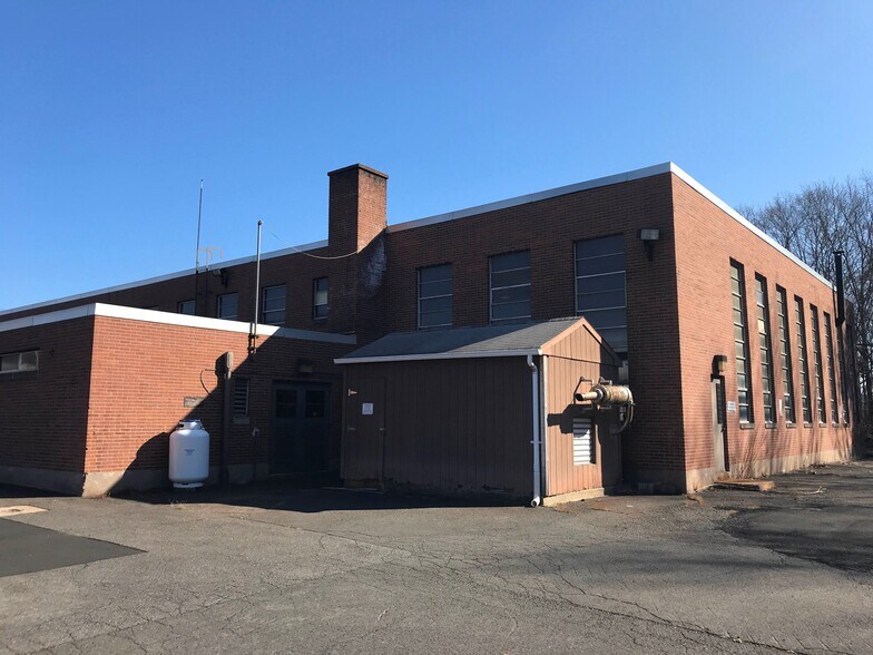 More Photos Of 251 Freestone Ave, Portland Manufacturing For Sale