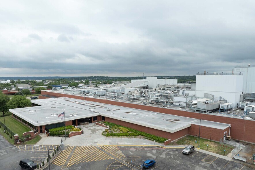 More Photos Of 9601 F St, Omaha Food Processing For Sale