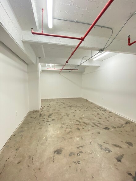 More Photos Of 901 E 31st St, Los Angeles Manufacturing For Lease