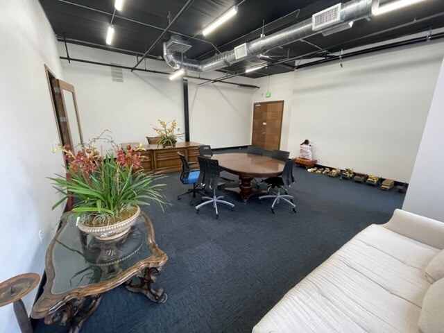 More Photos Of 265 Sunset Dr, Westlake Village Medical For Lease