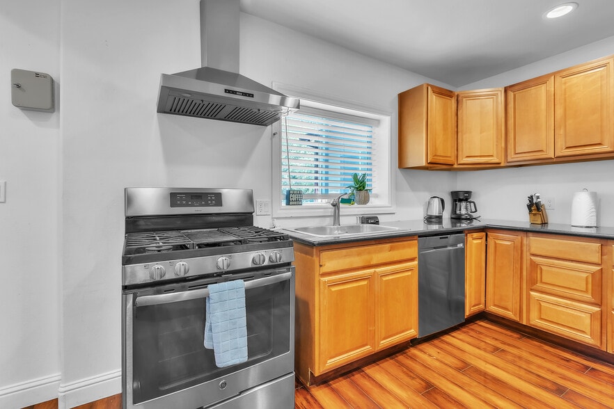 More Photos Of 8035 Sunrise Blvd, Citrus Heights Apartments For Sale
