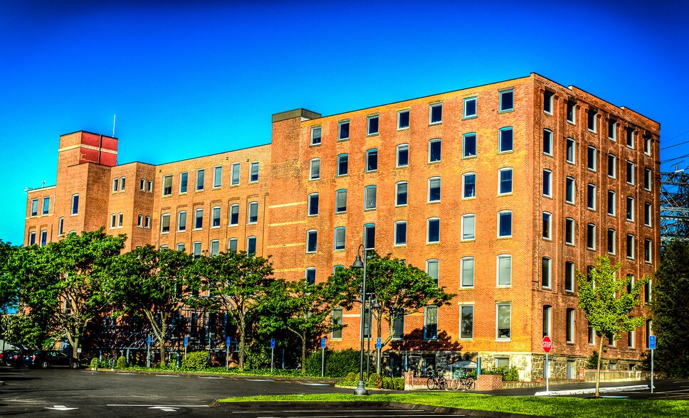 More Photos Of 1 Dock St, Stamford Office For Lease