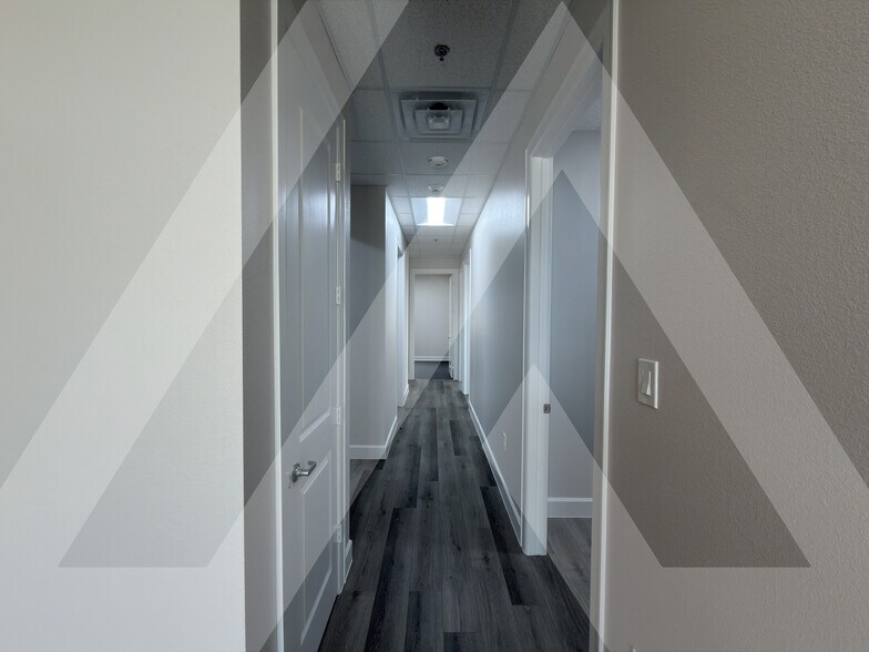 More Photos Of 18723 Mueschke Rd, Cypress Office For Lease