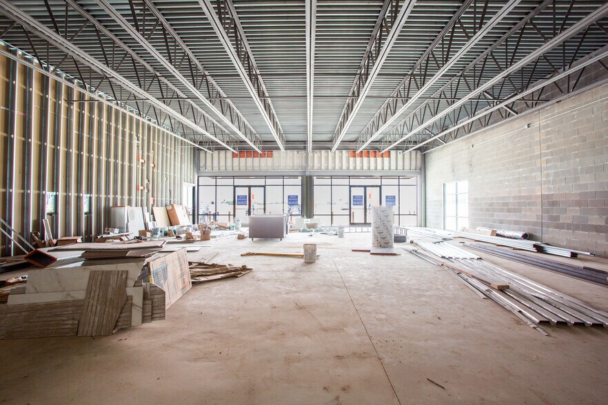 More Photos Of 19676 N Interstate 35, West General Retail For Lease