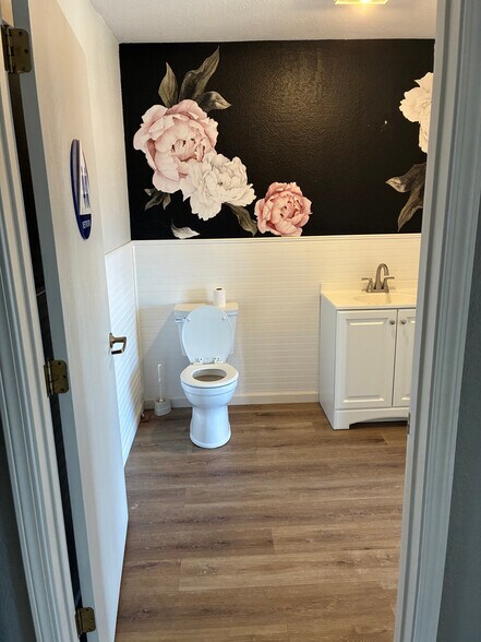 More Photos Of 18540 N Highway 88, Lockeford Unknown For Lease