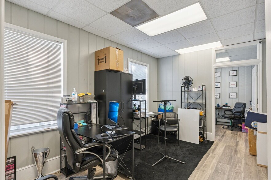 More Photos Of 320 S Tubb St, Oakland Warehouse For Sale