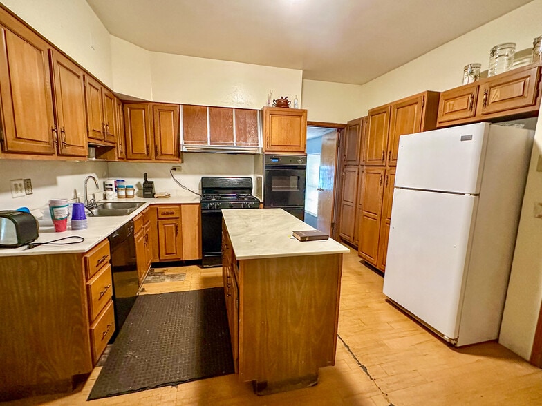 More Photos Of 3201 Itaska St, Saint Louis Specialty For Sale