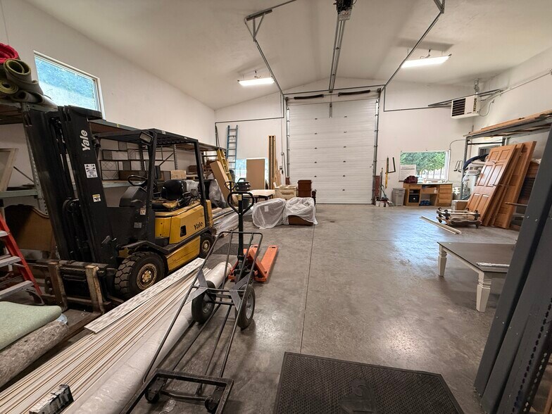 More Photos Of 2477 S Bay Shore Dr, Sister Bay General Retail For Sale