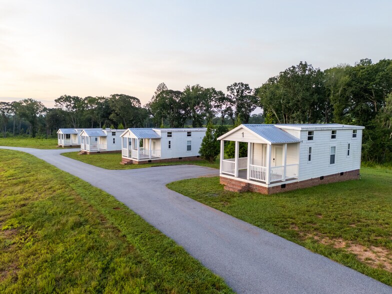 More Photos Of 2199 Roosterville Rd, Roopville Horse Stables For Sale