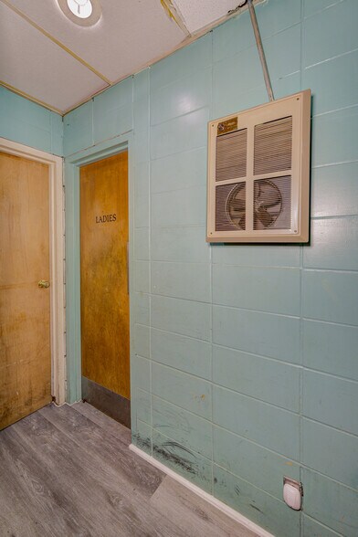 More Photos Of 3412 Washington St, Vicksburg Freestanding For Sale