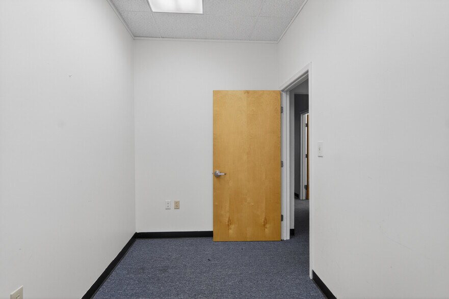 More Photos Of 126 N Main St, Warrenton Medical For Lease