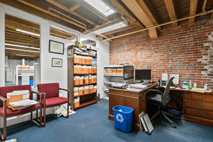 More Photos Of 21 Merchants Row, Boston Loft Creative Space For Sale