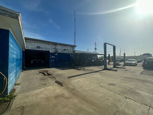 More Photos Of 1590 S McCall Rd, Englewood Auto Repair For Sale