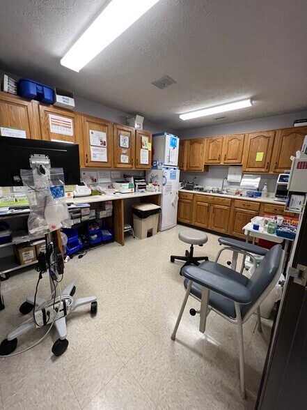 More Photos Of 1645 Rostraver Rd, Belle Vernon Office For Sale