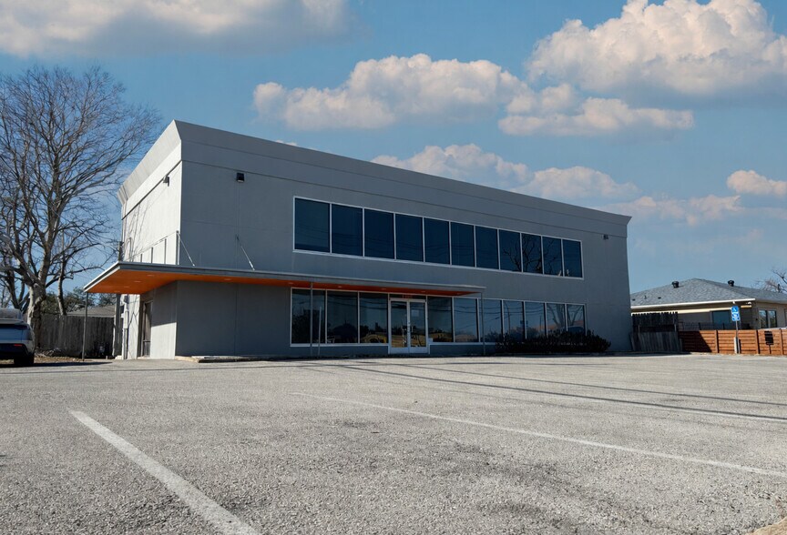 More Photos Of 1101 Anderson Ln W, Austin Office For Sale