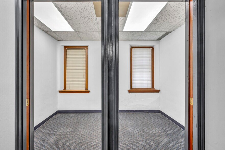 More Photos Of 632 Cleveland St, Elyria Office Residential For Sale