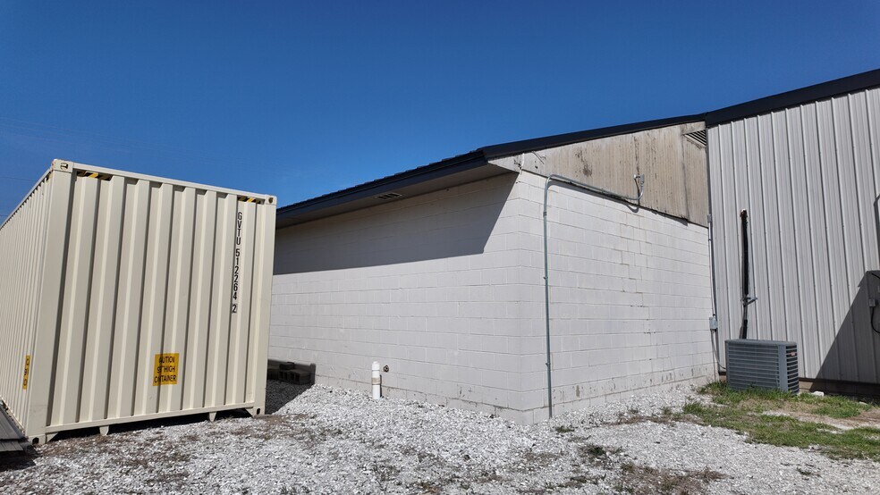 More Photos Of 5467 N Main St, Joplin Freestanding For Sale