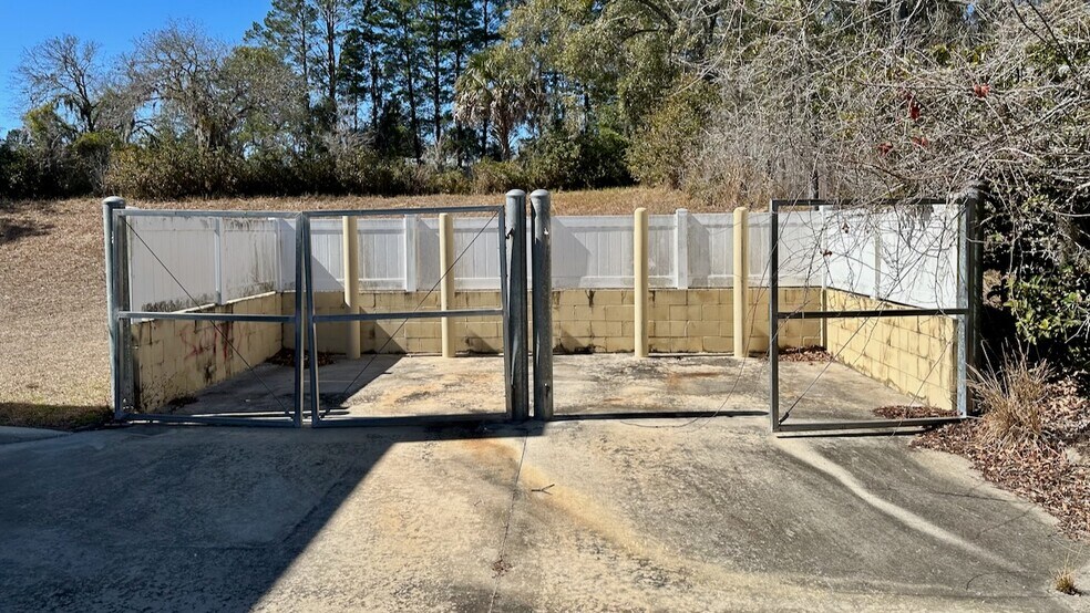 More Photos Of 3365 E Millwood Ln, Hernando Freestanding For Lease