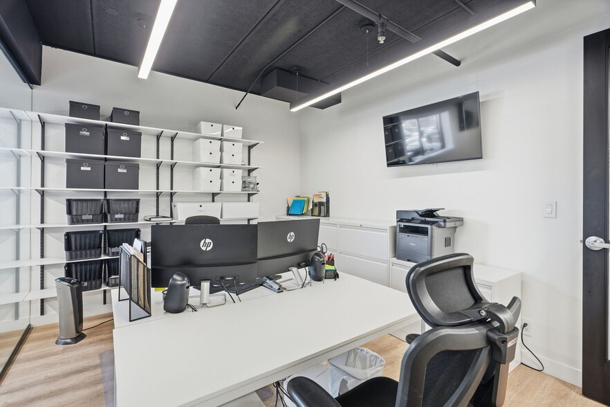 More Photos Of 8201 NE Hickory St, Minneapolis Truck Terminal For Sale