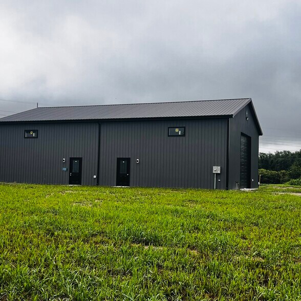 More Photos Of 8509 Palmer Ln, Bridgeville Warehouse For Lease