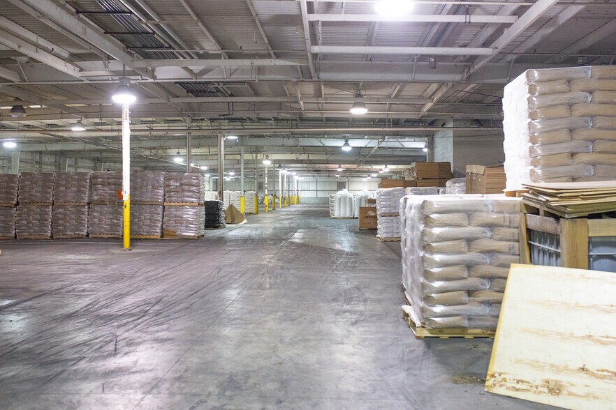 More Photos Of 1550 Phillips St, Dyersburg Manufacturing For Lease