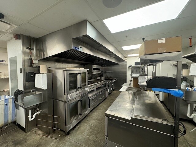 More Photos Of 701 S Broadway, Saint Louis Restaurant For Sale