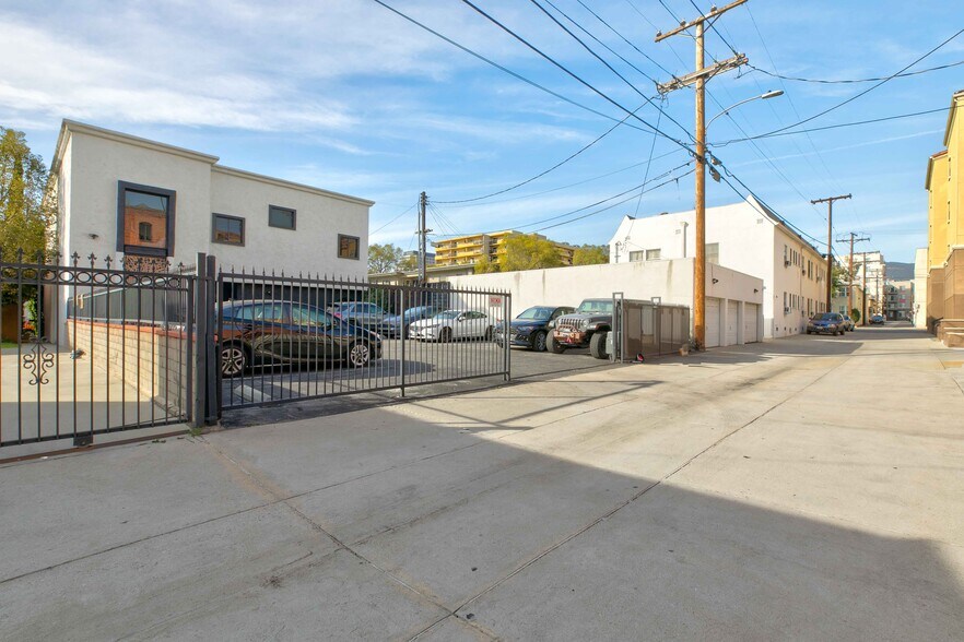 More Photos Of 210 S Kenwood St, Glendale Loft Creative Space For Lease