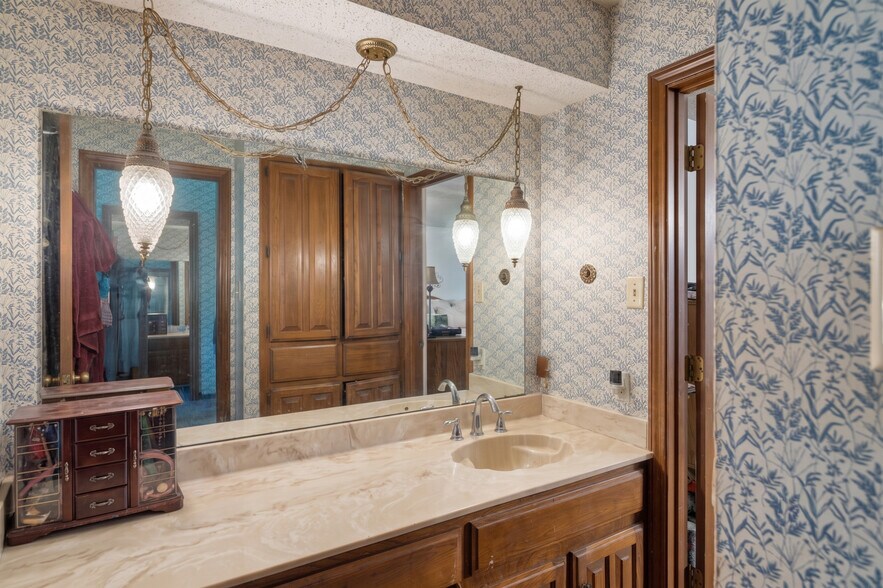 More Photos Of 5792 FM 6, Josephine Showroom For Sale