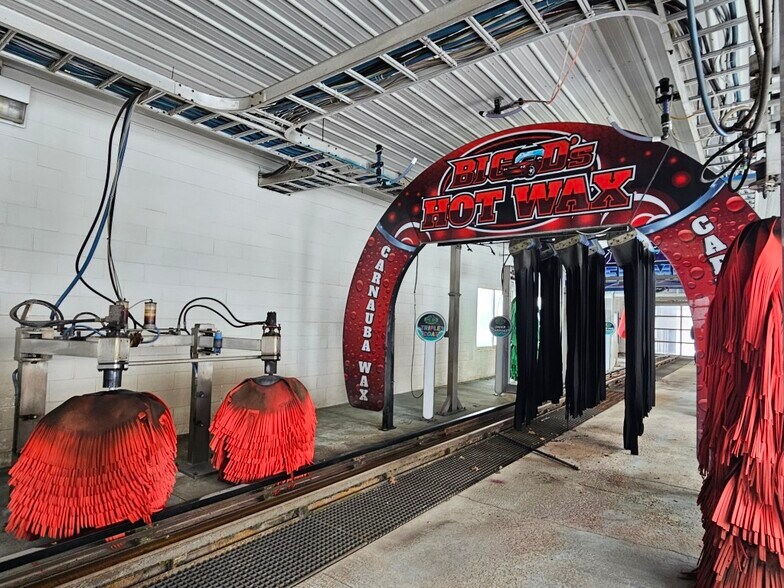 More Photos Of 10253 Pierce Rd, Freeland General Retail For Sale