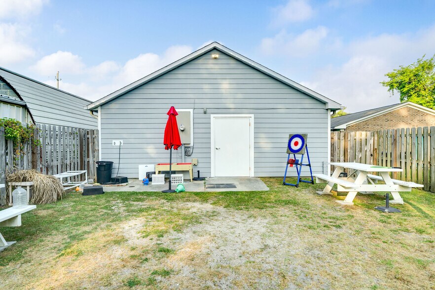 More Photos Of 213 S Wright St, Burgaw Daycare Center For Sale