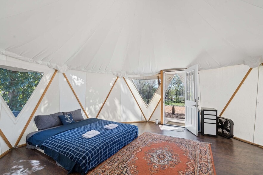 More Photos Of 1860 Penelope Rd NW, Atlanta Hospitality For Sale