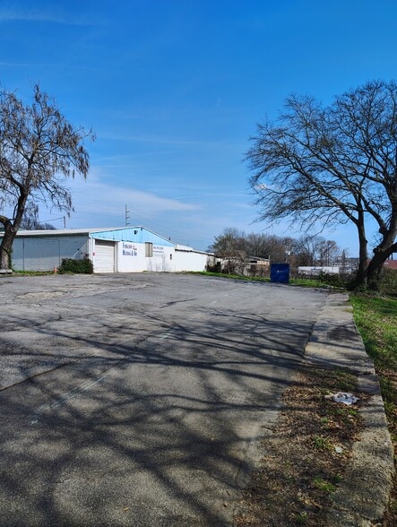 More Photos Of 1298 Central Ave, Atlanta Warehouse For Sale