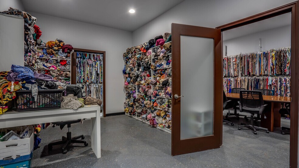 More Photos Of 3232 E Olympic Blvd, Los Angeles Warehouse For Sale