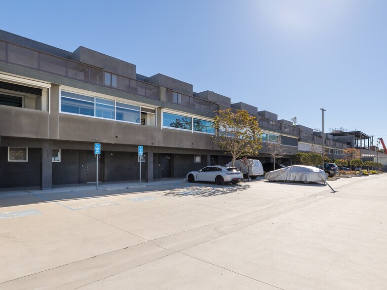 More Photos Of 215-237 California St, El Segundo Loft Creative Space For Lease