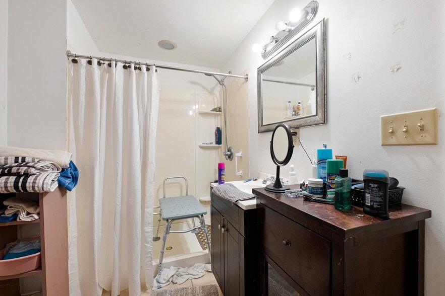 More Photos Of 2913 Creek Rd, Yorklyn Specialty For Sale