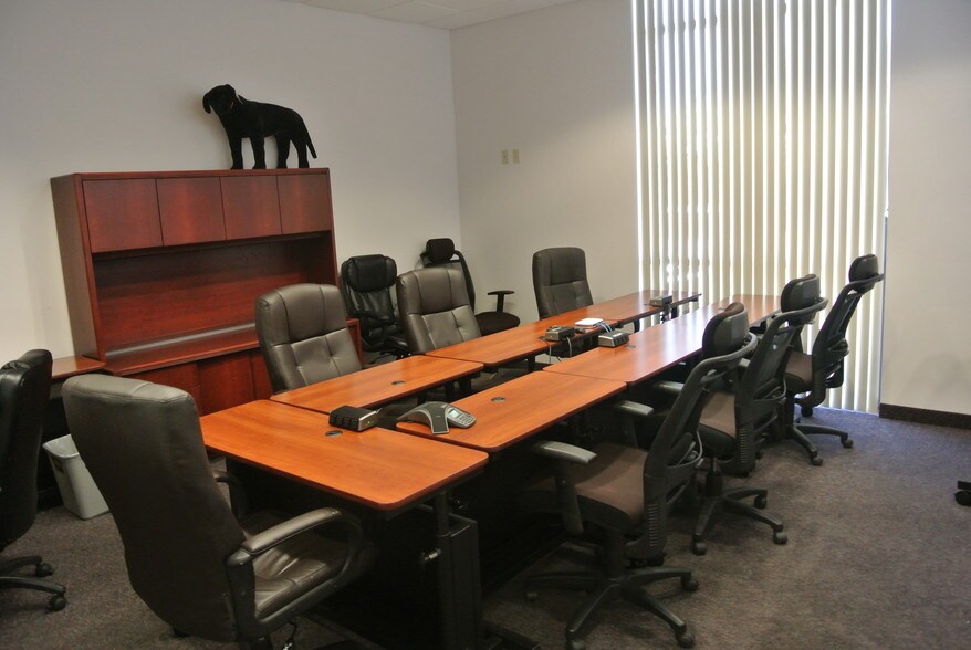 More Photos Of 16674 N 91st St, Scottsdale Flex For Lease