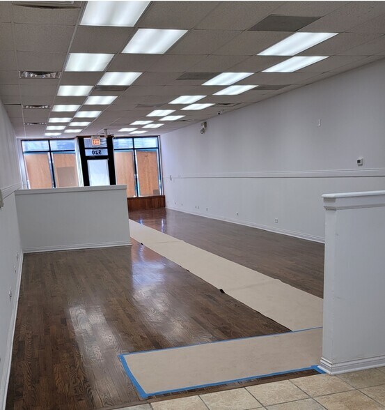 More Photos Of 516-520 E 43rd St, Chicago Storefront Retail Office For Lease