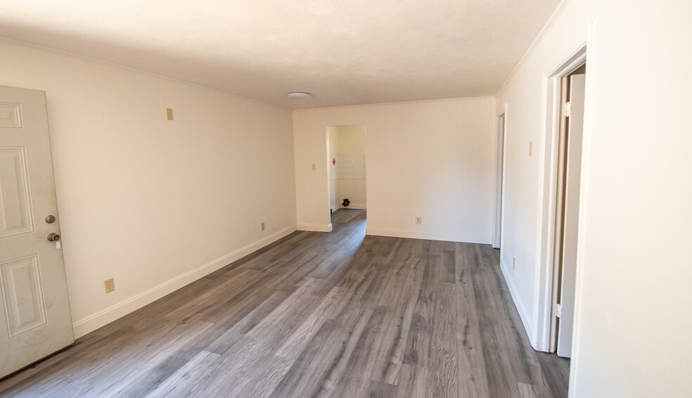 More Photos Of 3425 Martin Ave, Greensboro Apartments For Sale