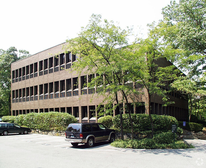 Primary Photo Of 3 Greenwich Office Park, Greenwich Office For Lease