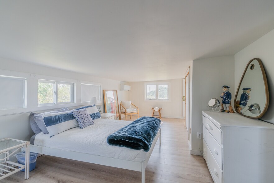 More Photos Of 2041 Harpswell Islands Rd, Bailey Island Hotel For Sale