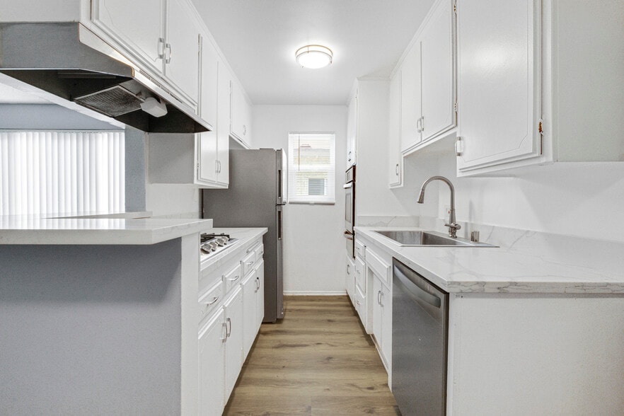 More Photos Of 3602 Keystone Ave, Los Angeles Apartments For Sale