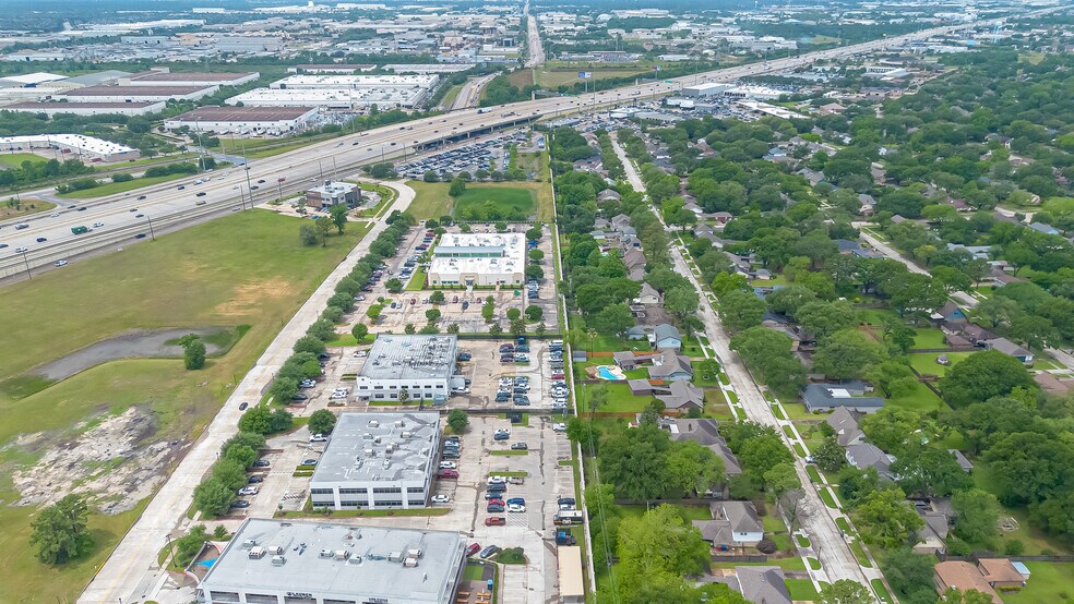 More Photos Of 7410-7412 Senate St, Houston Freestanding For Sale