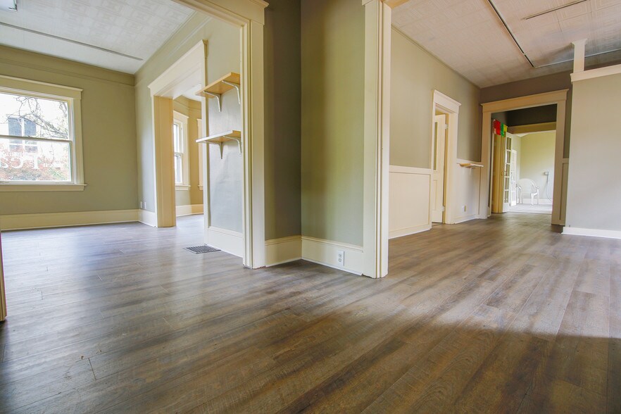 More Photos Of 1536 NW 23rd Ave, Portland Storefront Retail Office For Sale