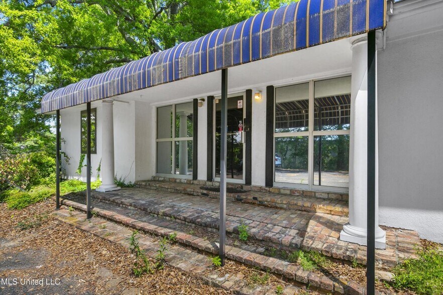 More Photos Of 916 Foley St, Jackson Industrial For Sale
