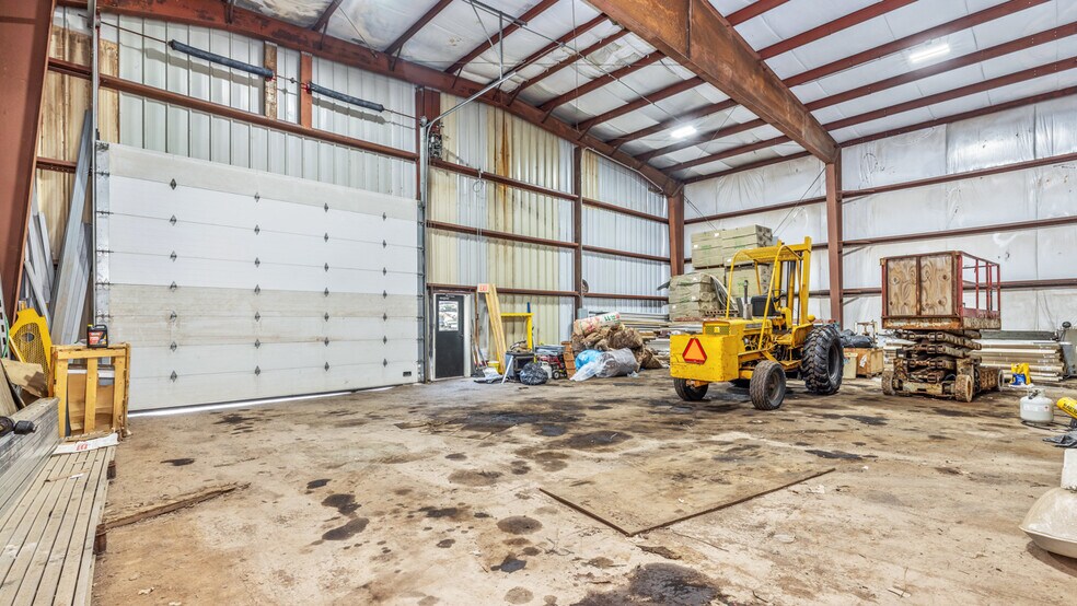 More Photos Of 1333 Jackson St, Iron Mountain Industrial For Sale