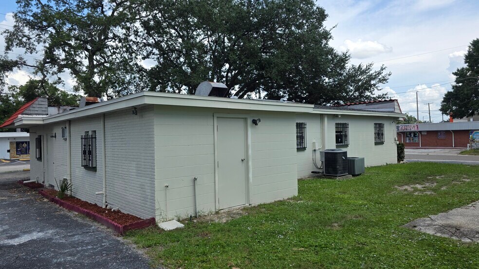 More Photos Of 7102 N Armenia Ave, Tampa Flex For Lease