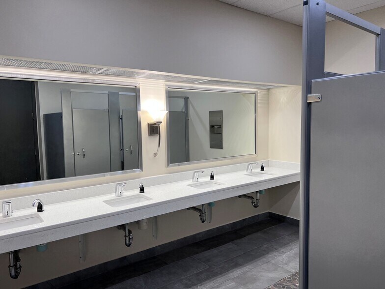 More Photos Of 120 Thomas St, Worcester Medical For Lease