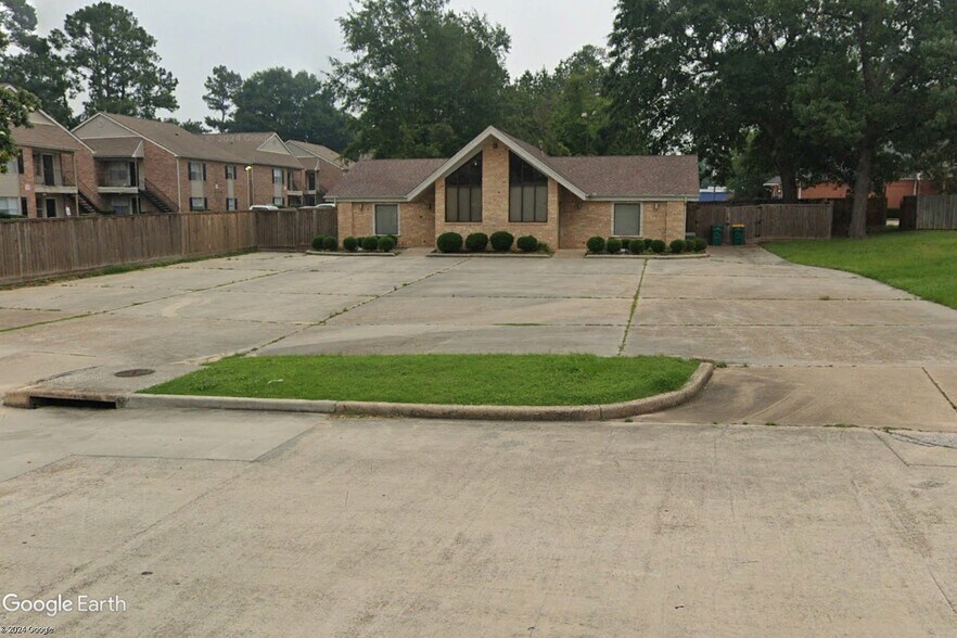 Primary Photo Of 2204 Sunpark Dr, Conroe Office For Sale