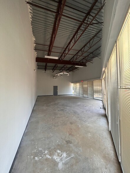 More Photos Of 1785 E Park Place Blvd, Stone Mountain Unknown For Lease