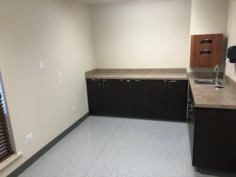 More Photos Of 12183 Locksley Ln, Auburn Medical For Lease